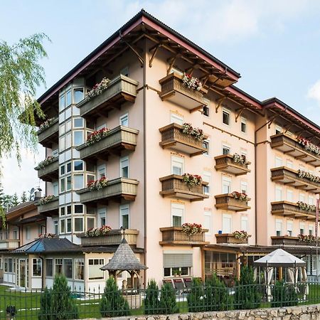 Apparthotel Germania Toblach Exteriör bild