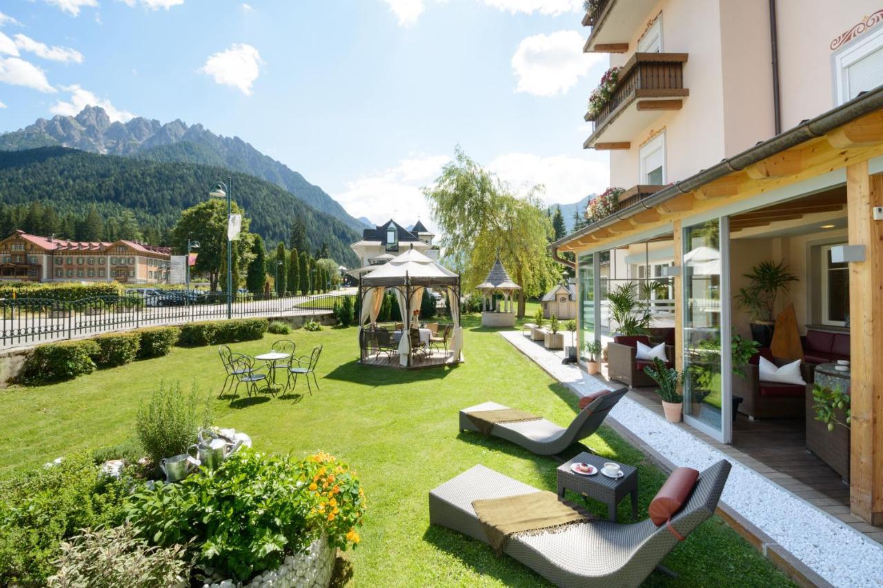 Apparthotel Germania Toblach Exteriör bild