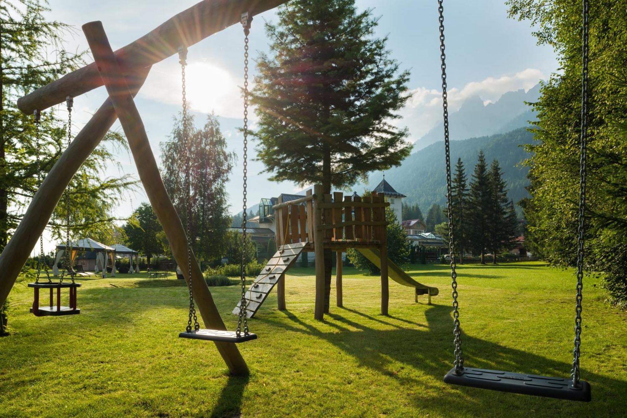 Apparthotel Germania Toblach Exteriör bild